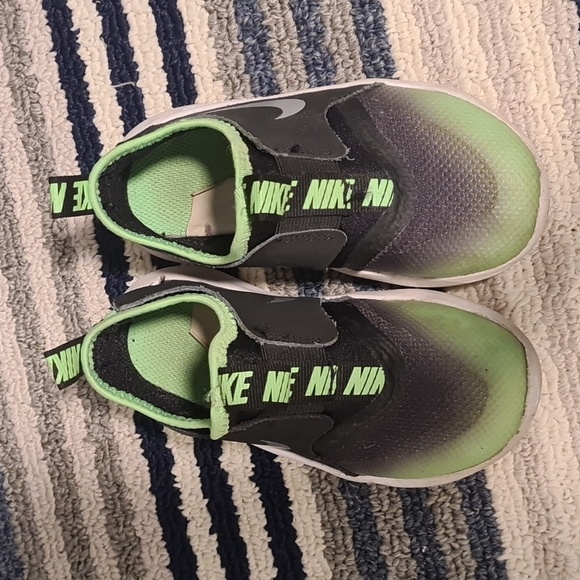 Nike child sz.9 - Picture 4 of 5